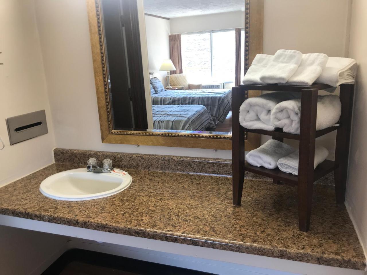 Daniel Boone Motor Inn Pikeville Kültér fotó